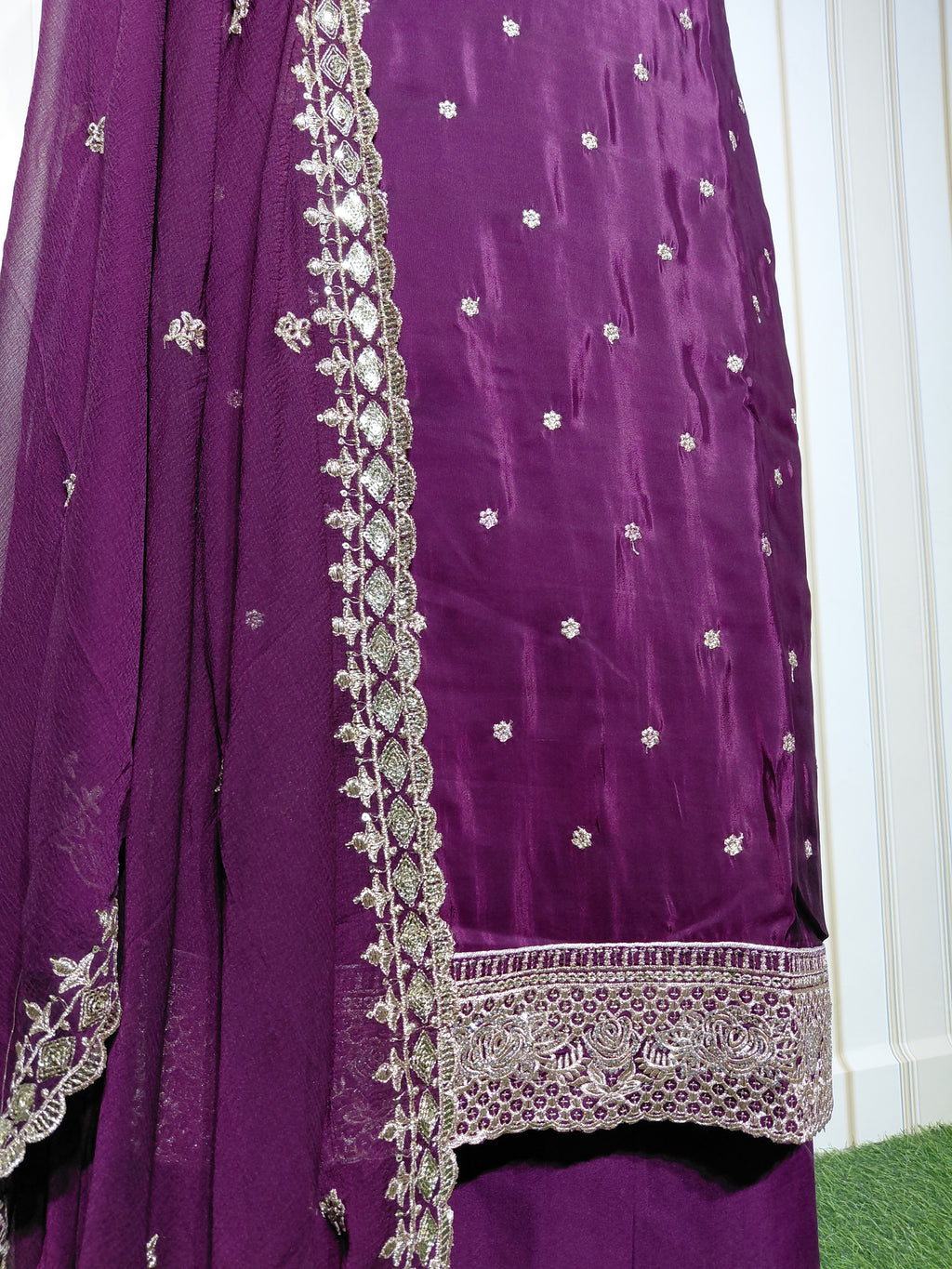 ROYAL PREMIUM GLASS ORGANZA UNSTICHED SUIT