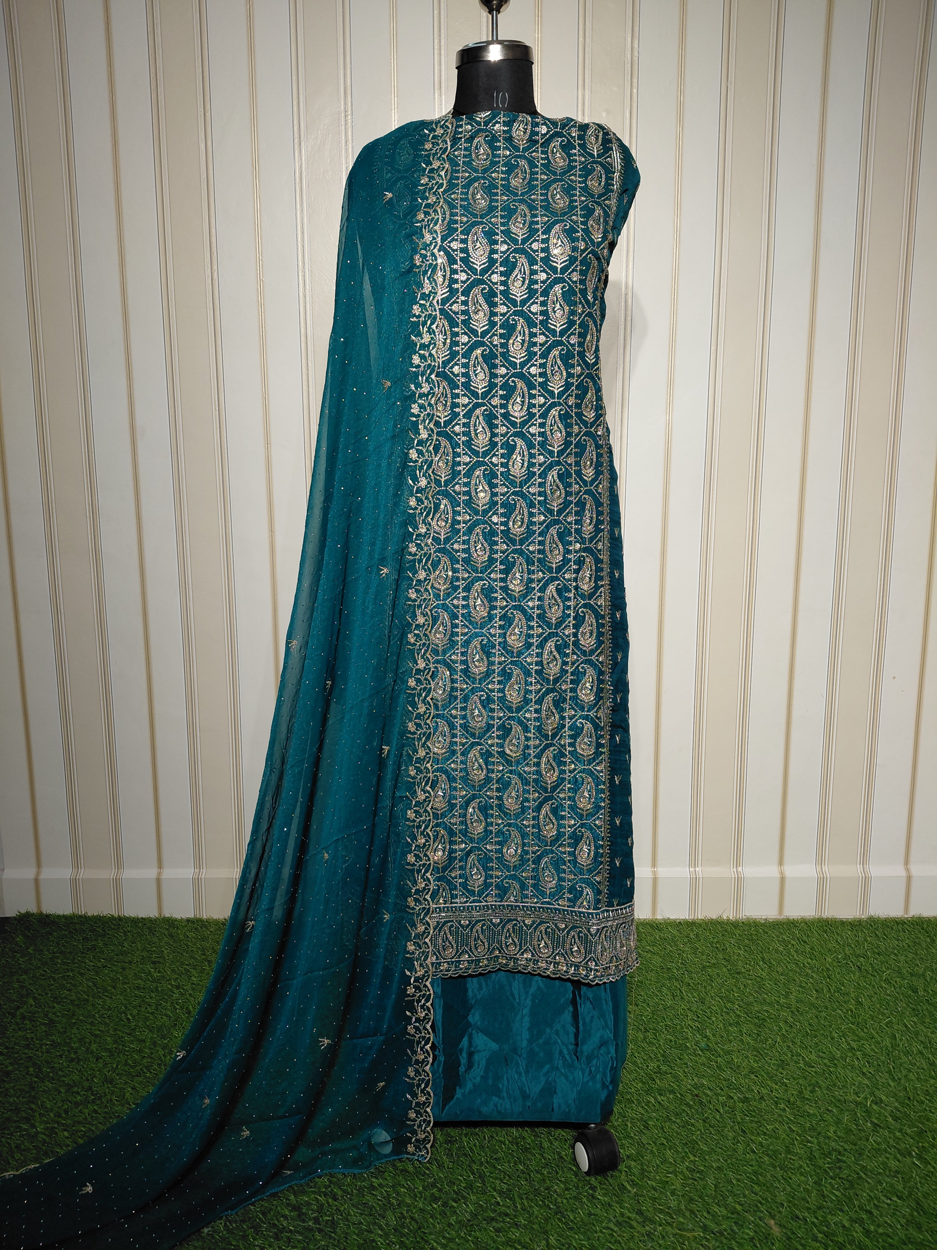 💎 PREMIUM CRUNCHY SILK UNSTITCHED SUIT WITH HEAVY EMBROIDERY WORK & DIAMOND WORK WITH INNER ✨