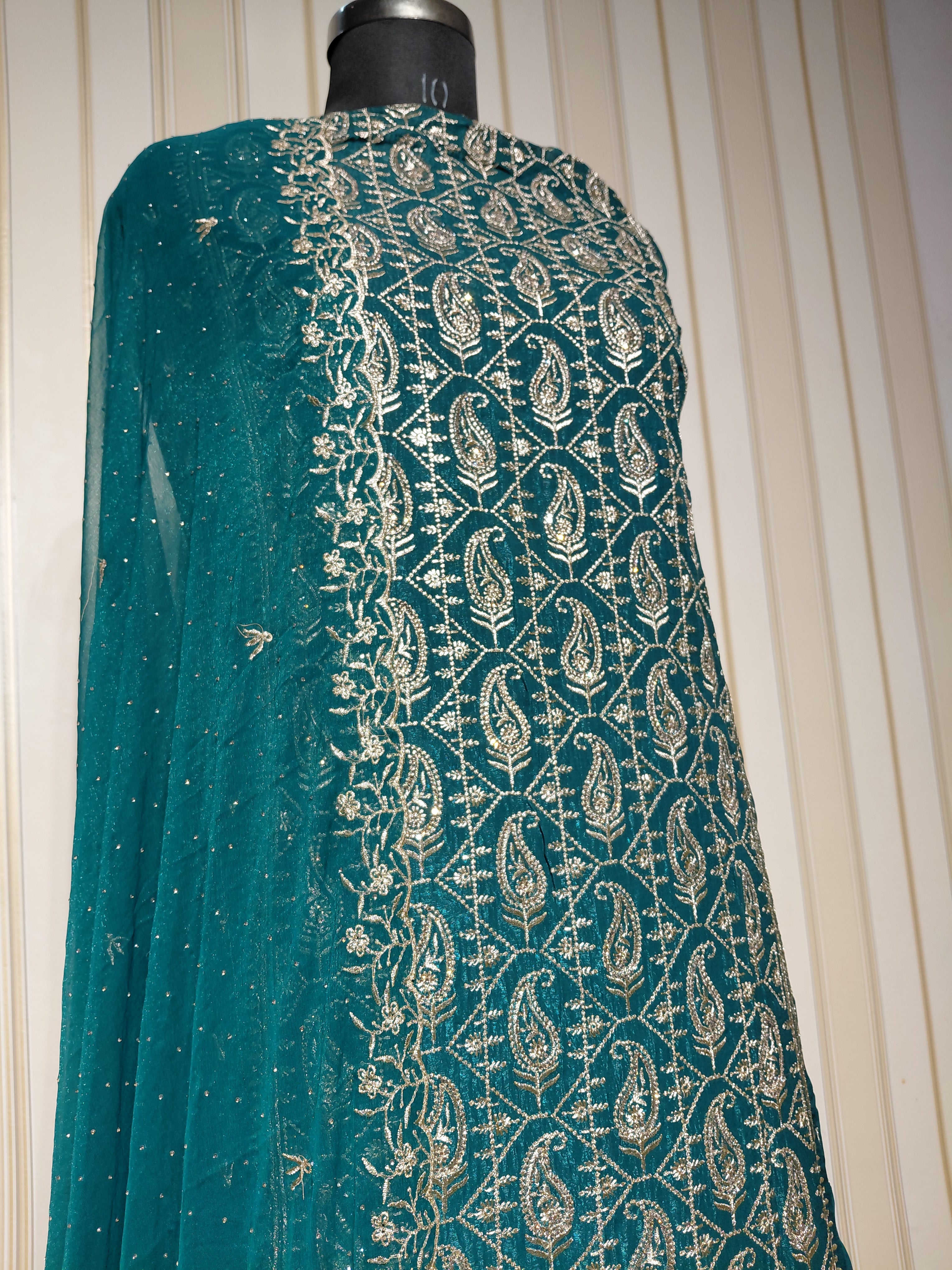 💎 PREMIUM CRUNCHY SILK UNSTITCHED SUIT WITH HEAVY EMBROIDERY WORK & DIAMOND WORK WITH INNER ✨