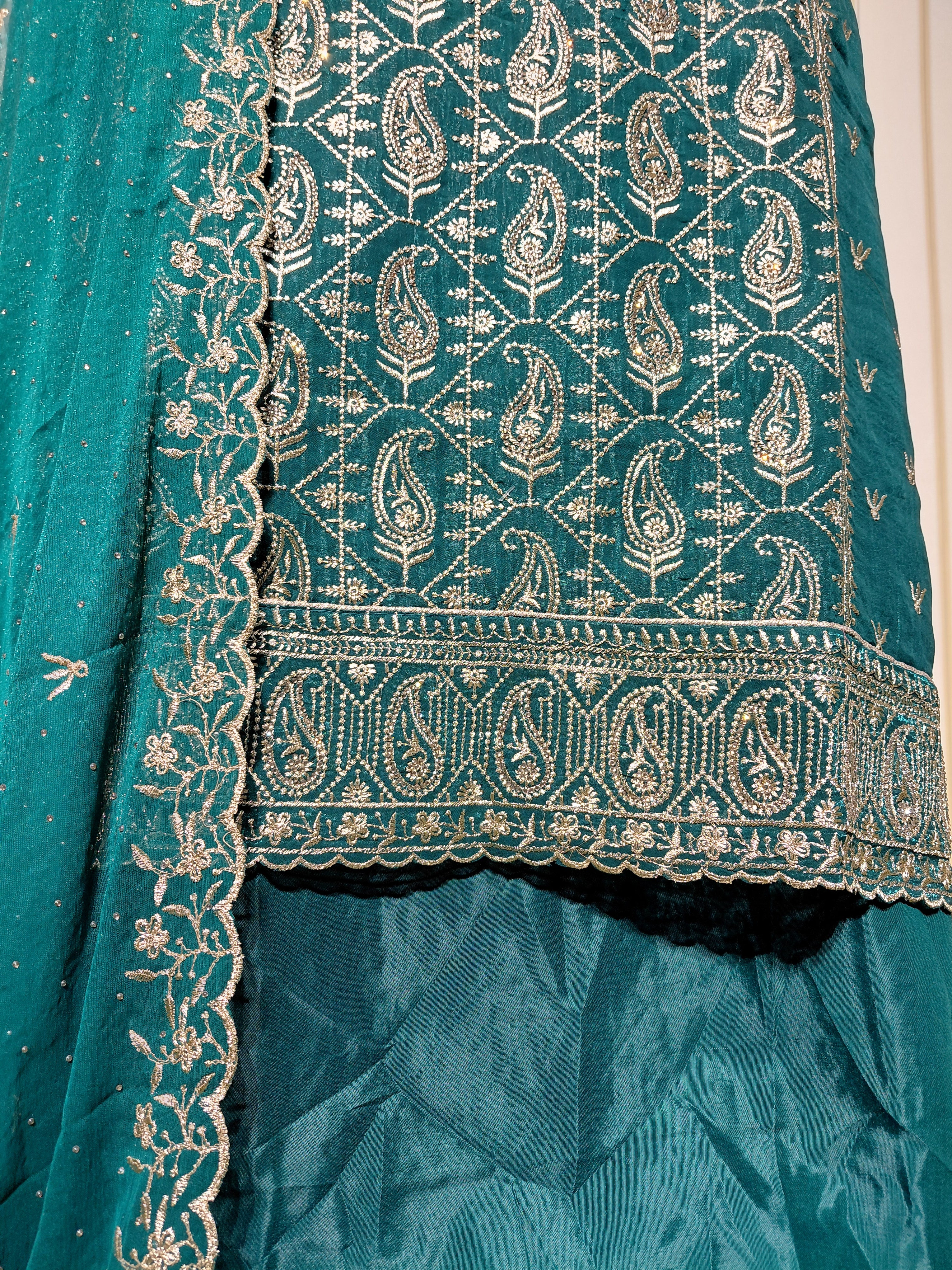 💎 PREMIUM CRUNCHY SILK UNSTITCHED SUIT WITH HEAVY EMBROIDERY WORK & DIAMOND WORK WITH INNER ✨