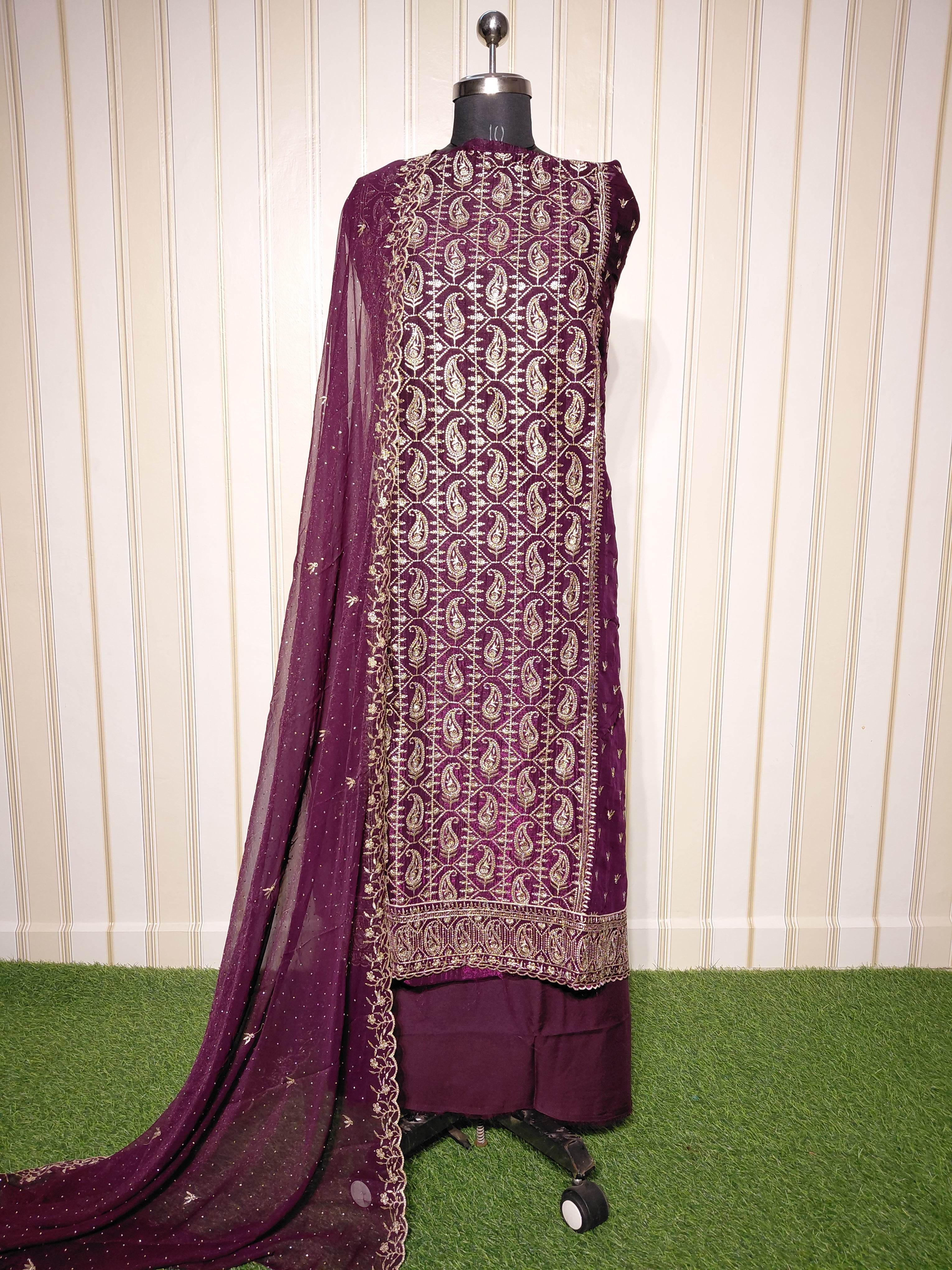 💎 PREMIUM CRUNCHY SILK UNSTITCHED SUIT WITH HEAVY EMBROIDERY WORK & DIAMOND WORK WITH INNER ✨