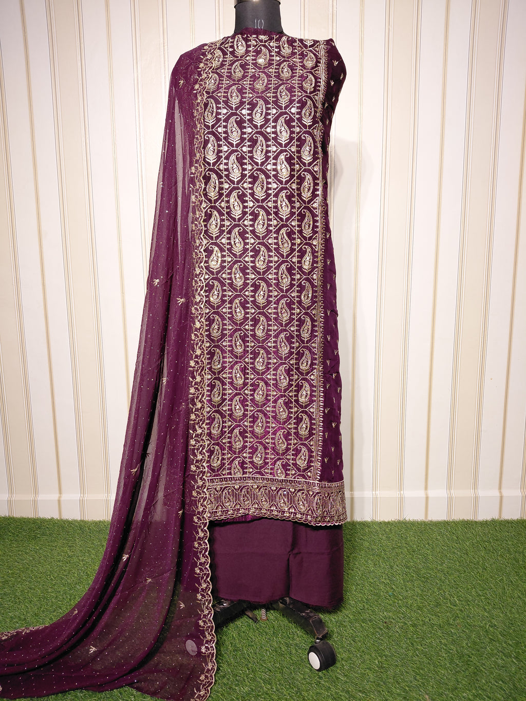💎 PREMIUM CRUNCHY SILK UNSTITCHED SUIT WITH HEAVY EMBROIDERY WORK & DIAMOND WORK WITH INNER ✨
