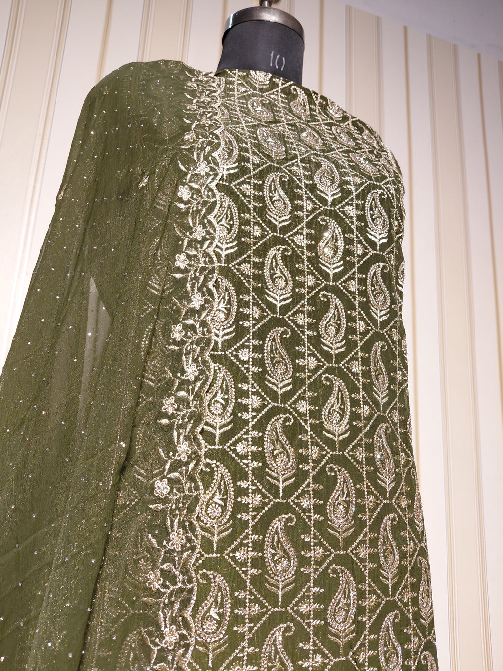 💎 PREMIUM CRUNCHY SILK UNSTITCHED SUIT WITH HEAVY EMBROIDERY WORK & DIAMOND WORK WITH INNER ✨