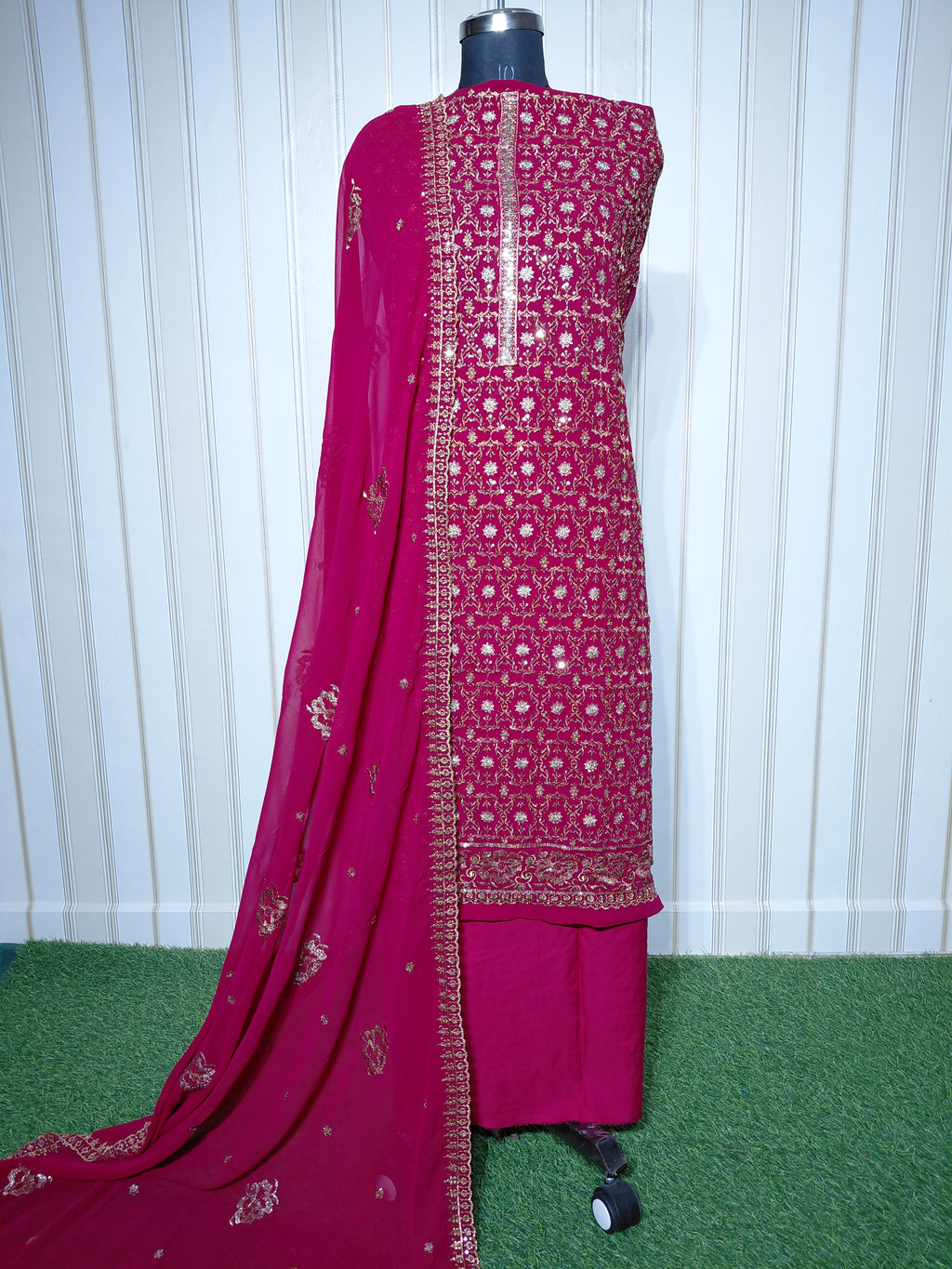 👑 ROYAL PREMIUM HEAVY GEORGETTE PARTY WEAR SUIT WITH BEAUTIFUL SEQUENCE WORK & DESIGNER LOOK ✨