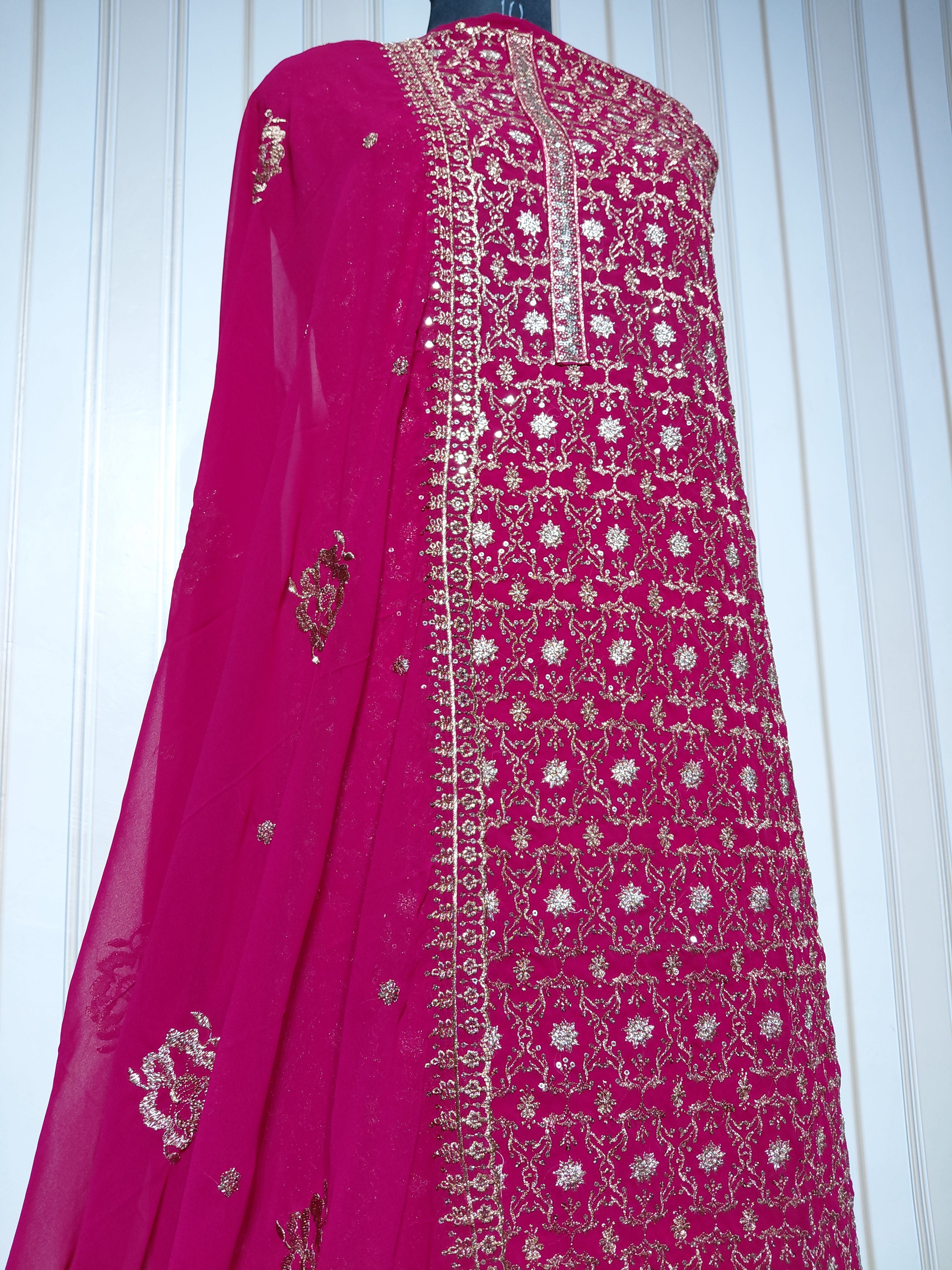 👑 ROYAL PREMIUM HEAVY GEORGETTE PARTY WEAR SUIT WITH BEAUTIFUL SEQUENCE WORK & DESIGNER LOOK ✨