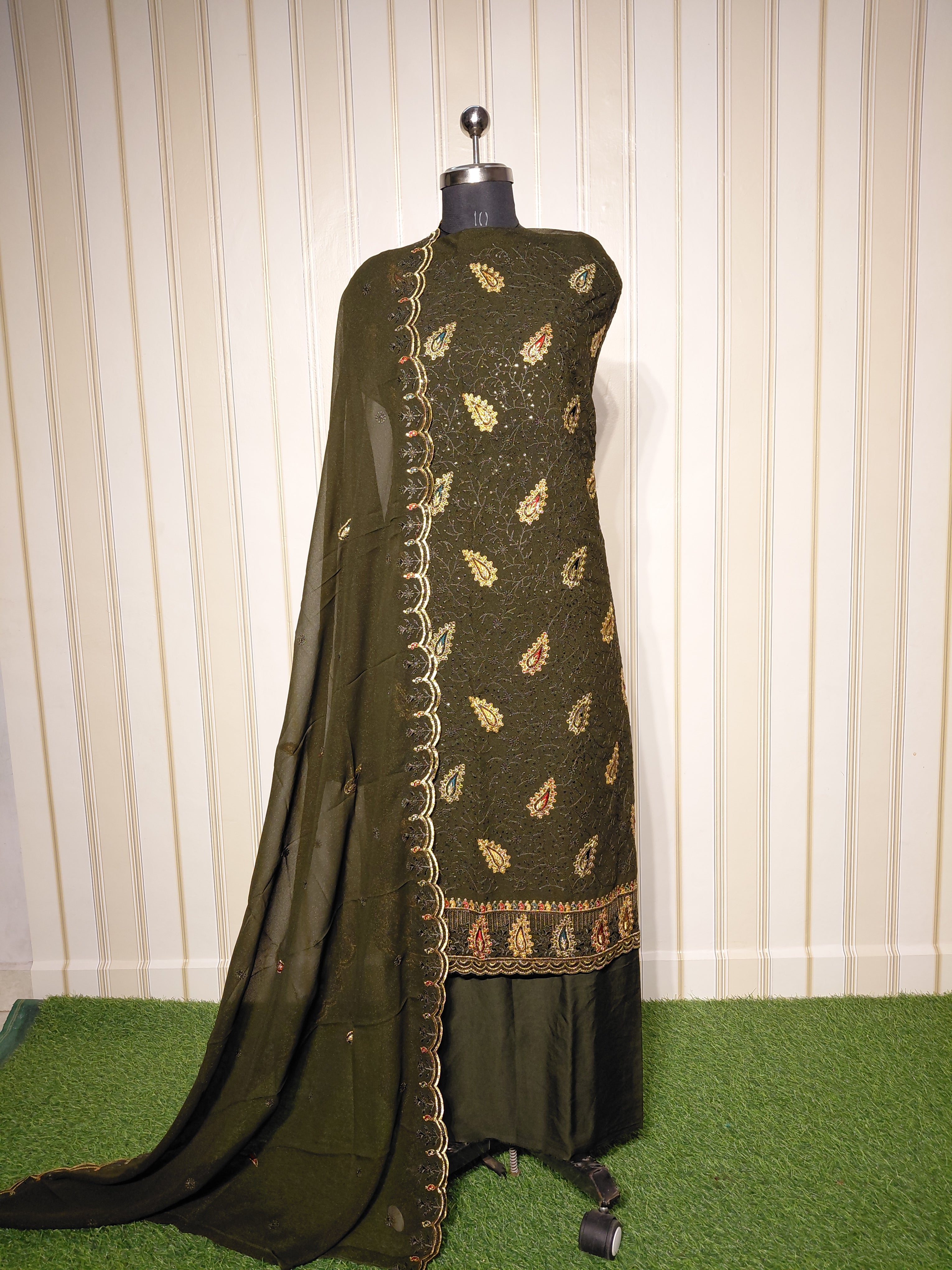 PREMIUM HEAVY STAR GEORGETTE WITH BYUTIFULL SEQUANCE WORK