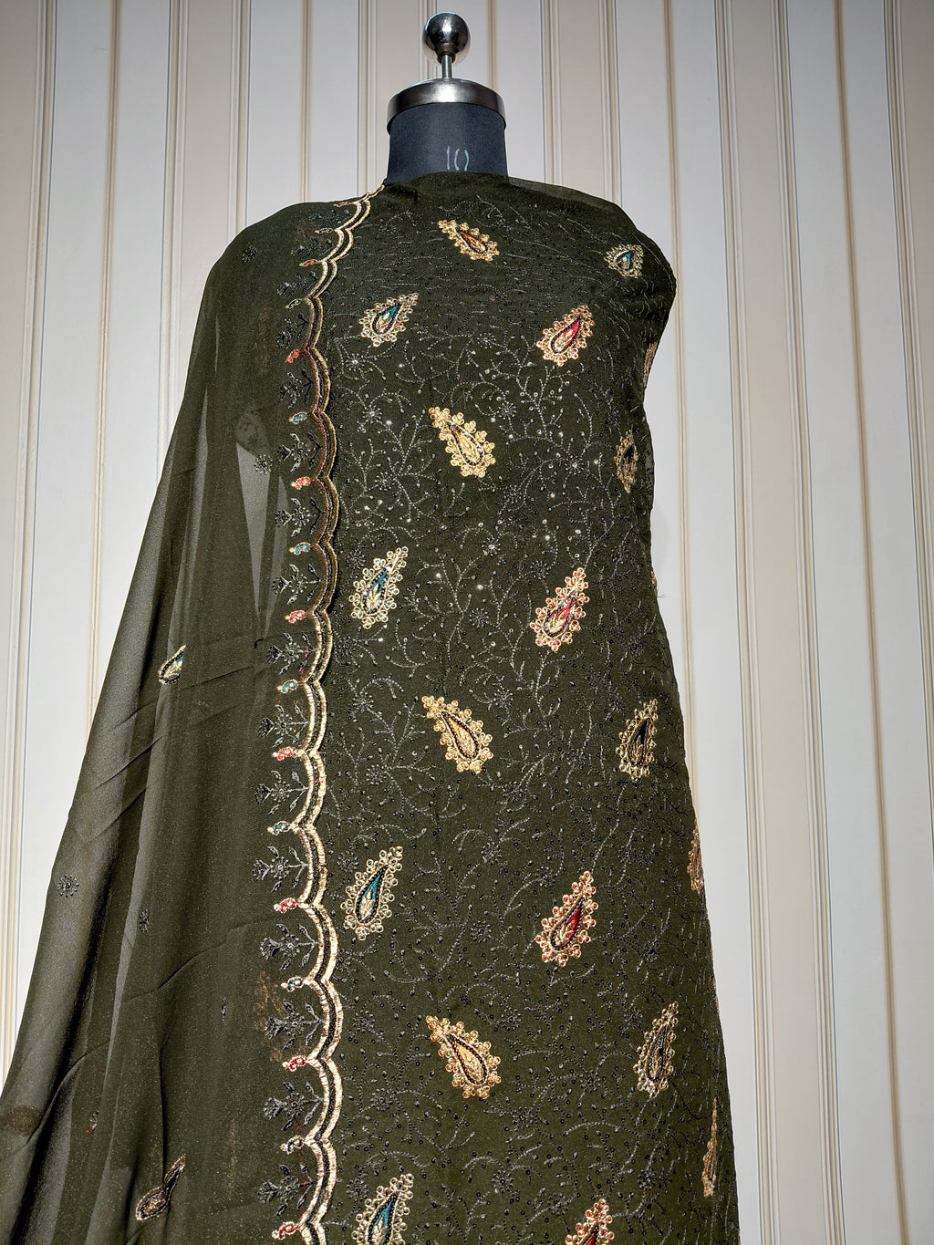 PREMIUM HEAVY STAR GEORGETTE WITH BYUTIFULL SEQUANCE WORK