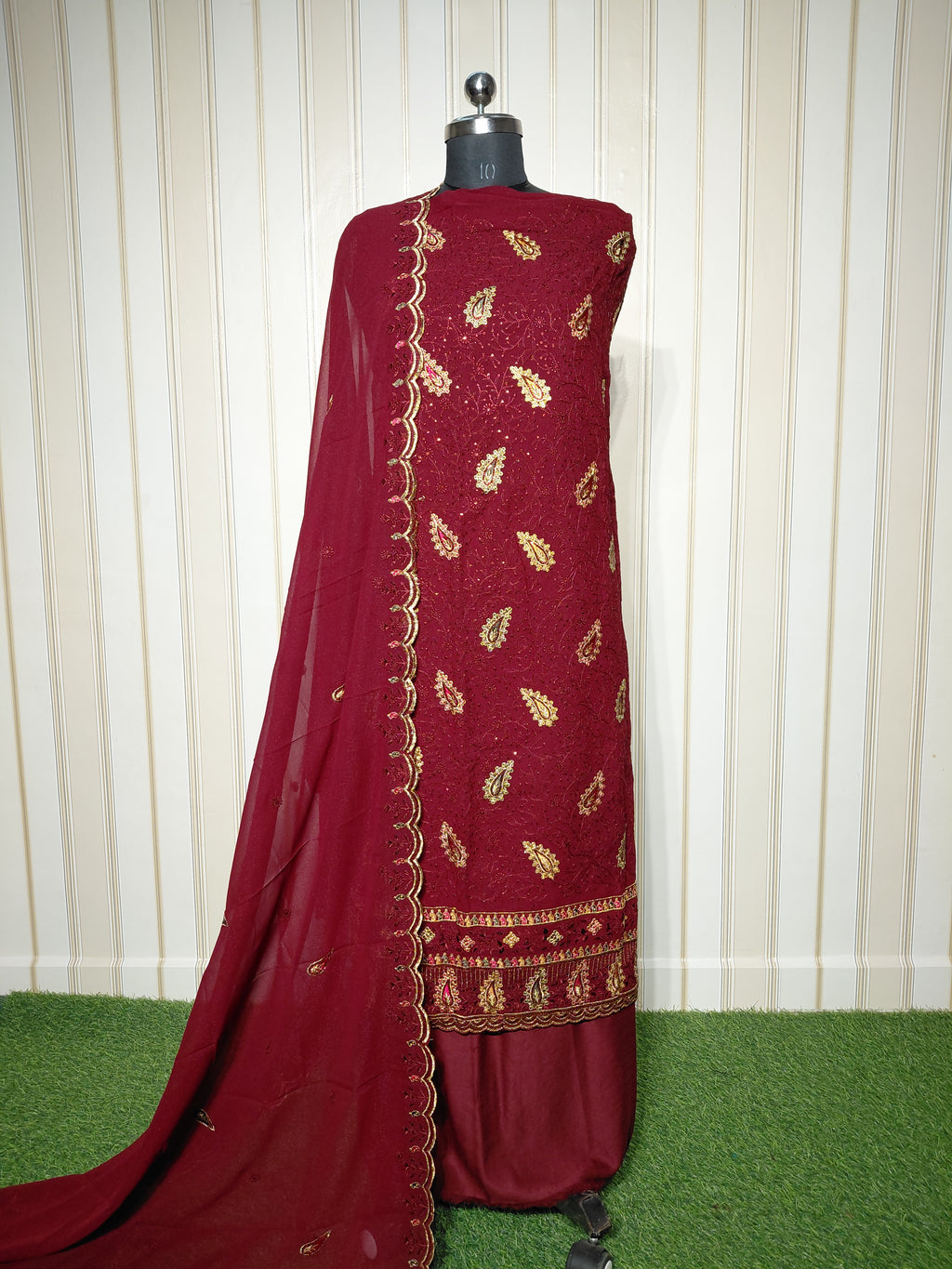 PREMIUM HEAVY STAR GEORGETTE WITH BYUTIFULL SEQUANCE WORK