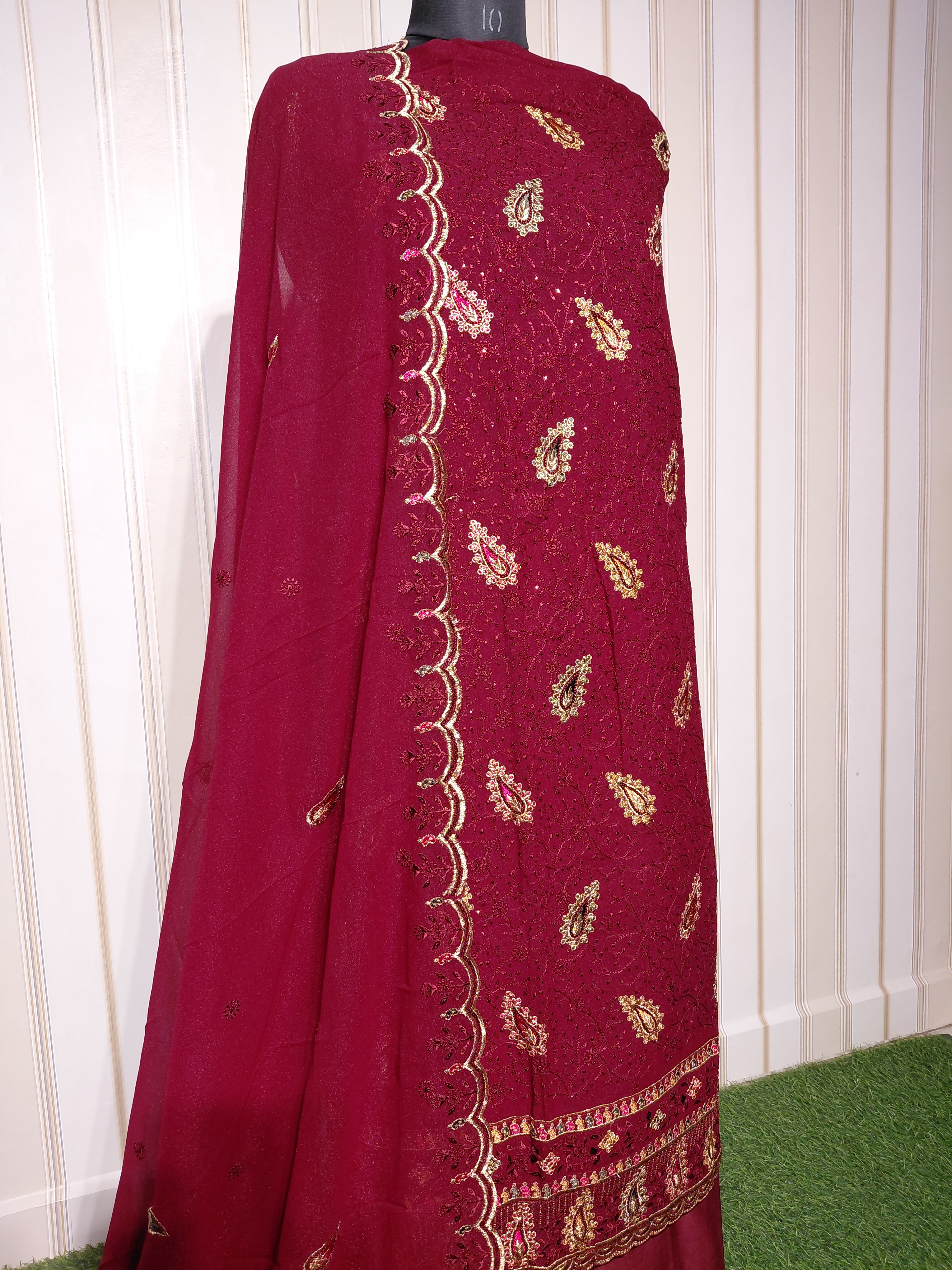 PREMIUM HEAVY STAR GEORGETTE WITH BYUTIFULL SEQUANCE WORK
