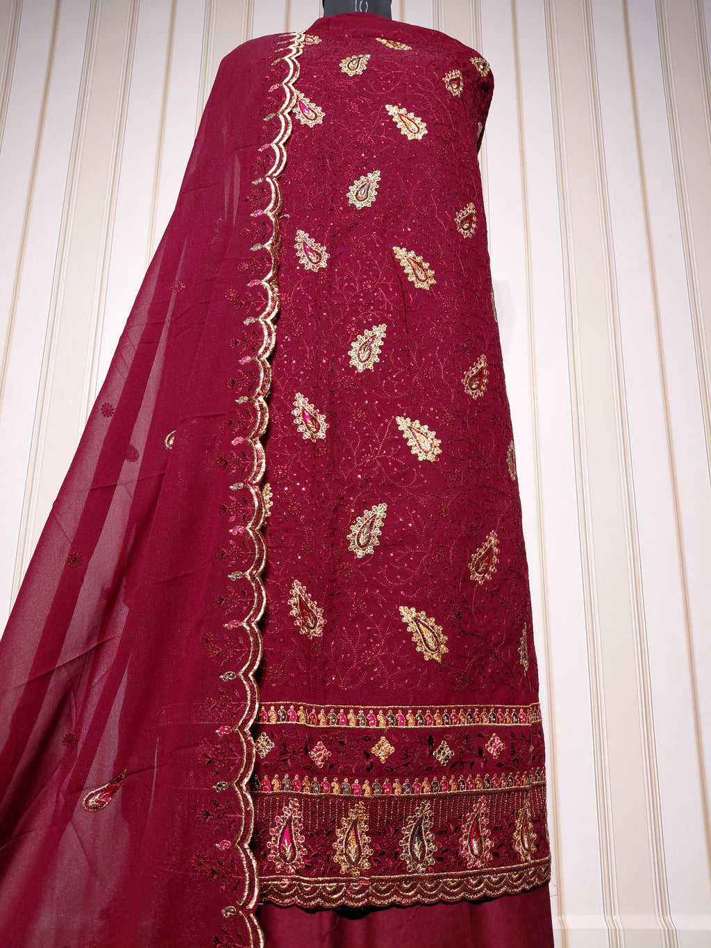 PREMIUM HEAVY STAR GEORGETTE WITH BYUTIFULL SEQUANCE WORK