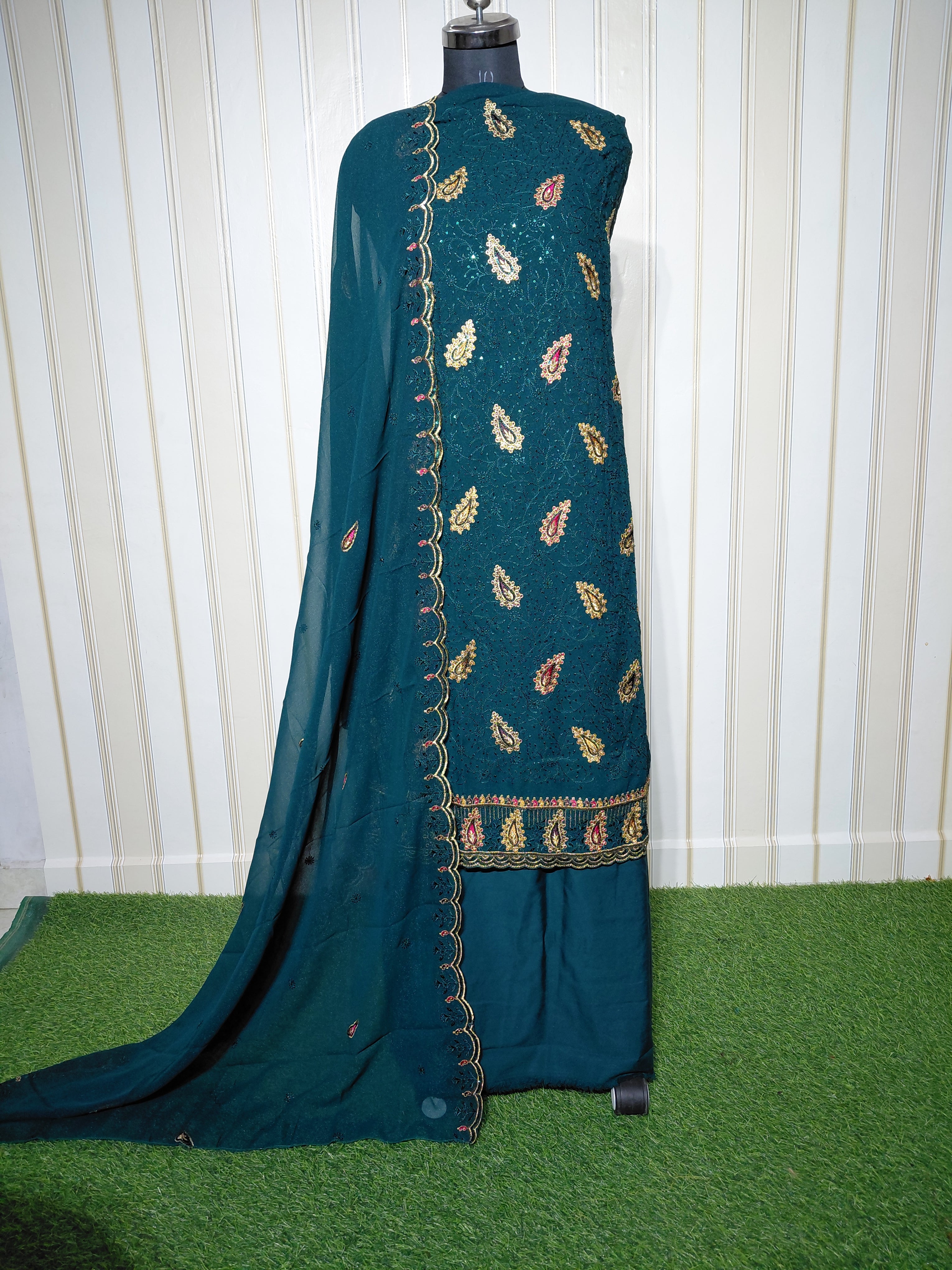 PREMIUM HEAVY STAR GEORGETTE WITH BYUTIFULL SEQUANCE WORK