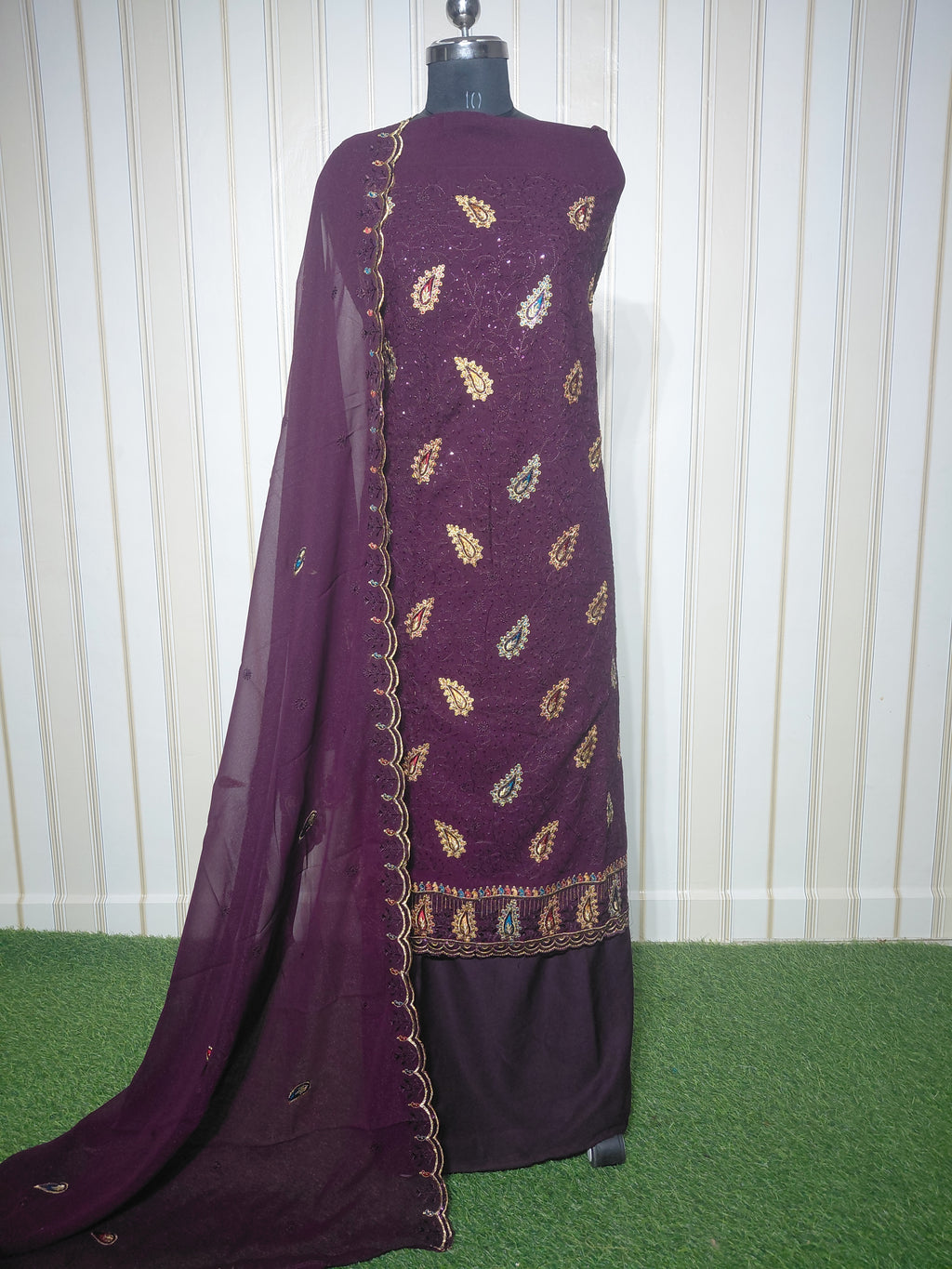 PREMIUM HEAVY STAR GEORGETTE WITH BYUTIFULL SEQUANCE WORK