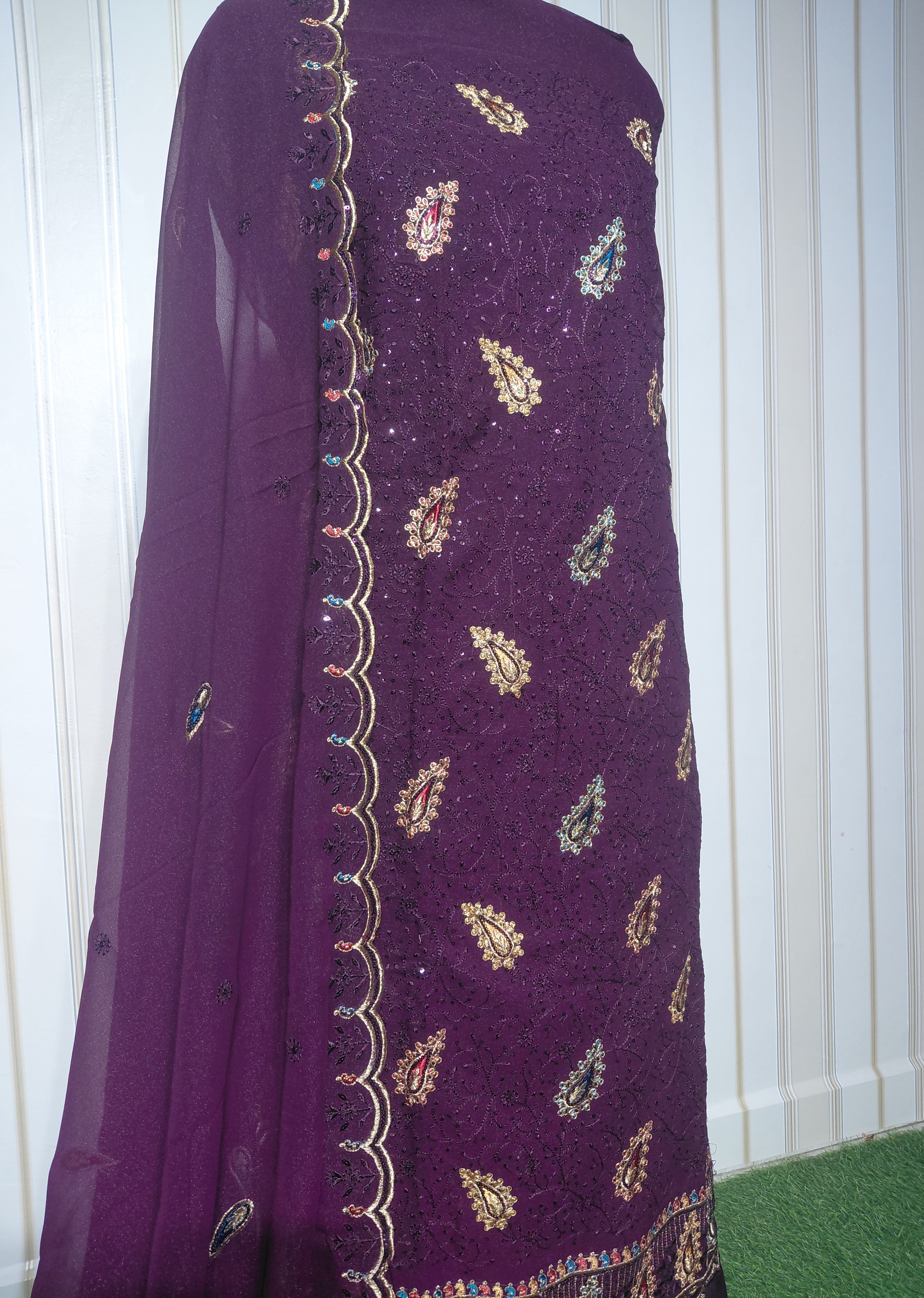 PREMIUM HEAVY STAR GEORGETTE WITH BYUTIFULL SEQUANCE WORK