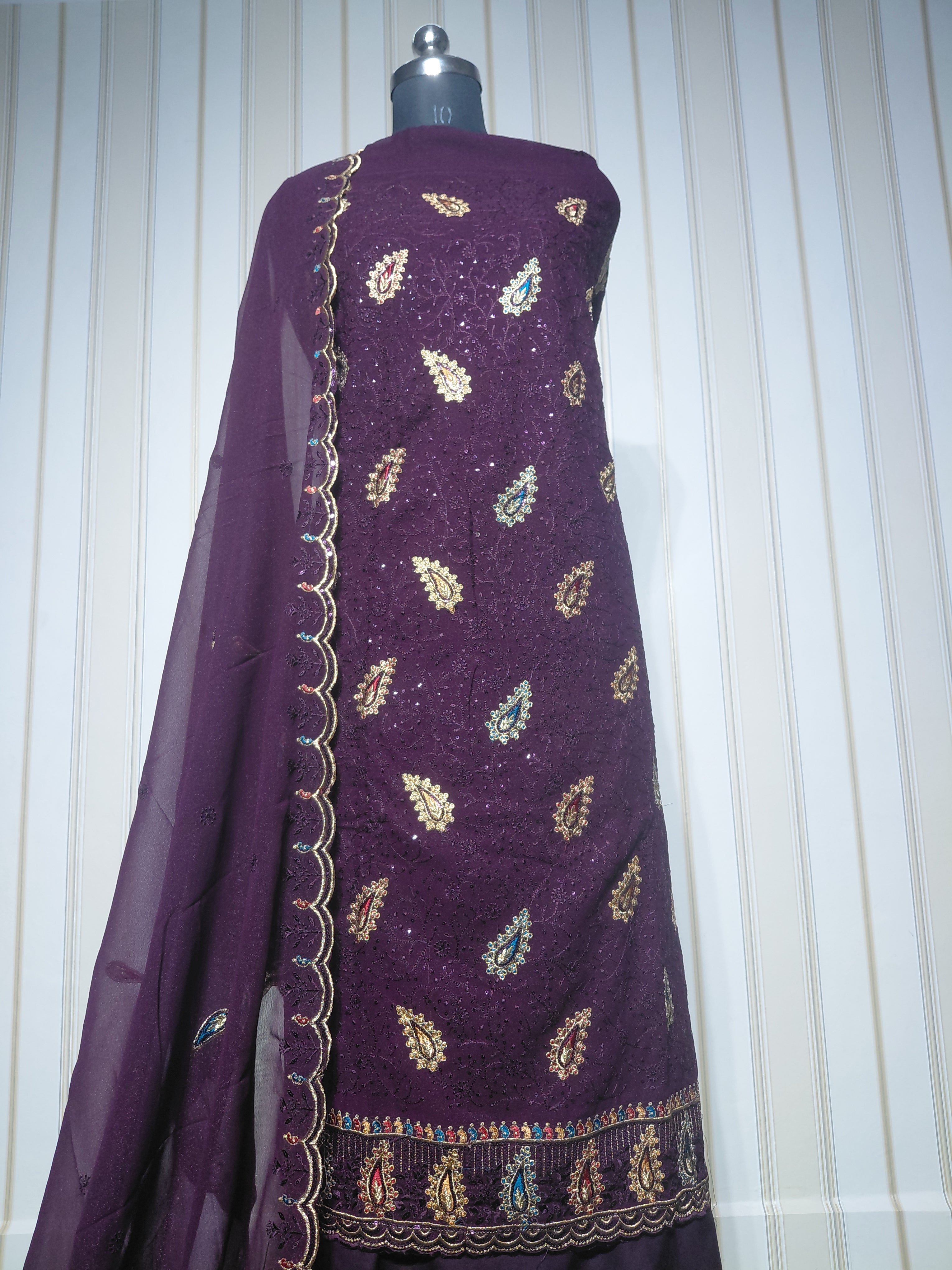 PREMIUM HEAVY STAR GEORGETTE WITH BYUTIFULL SEQUANCE WORK