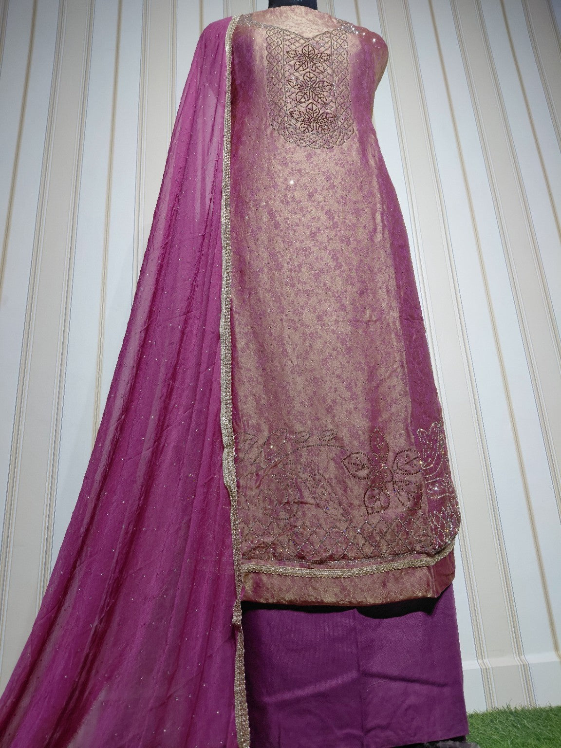 👑 ROYAL PREMIUM NC JACQUARD UNSTITCHED SUIT WITH BEAUTIFUL JARKAN WORK & DESIGNER LOOK