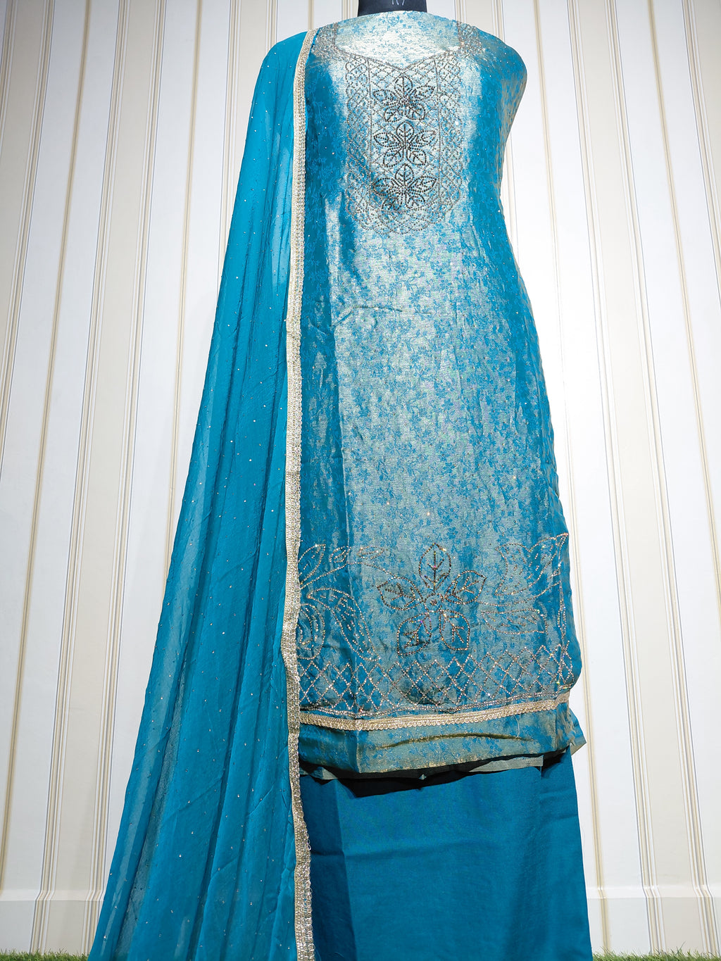 👑 ROYAL PREMIUM NC JACQUARD UNSTITCHED SUIT WITH BEAUTIFUL JARKAN WORK & DESIGNER LOOK