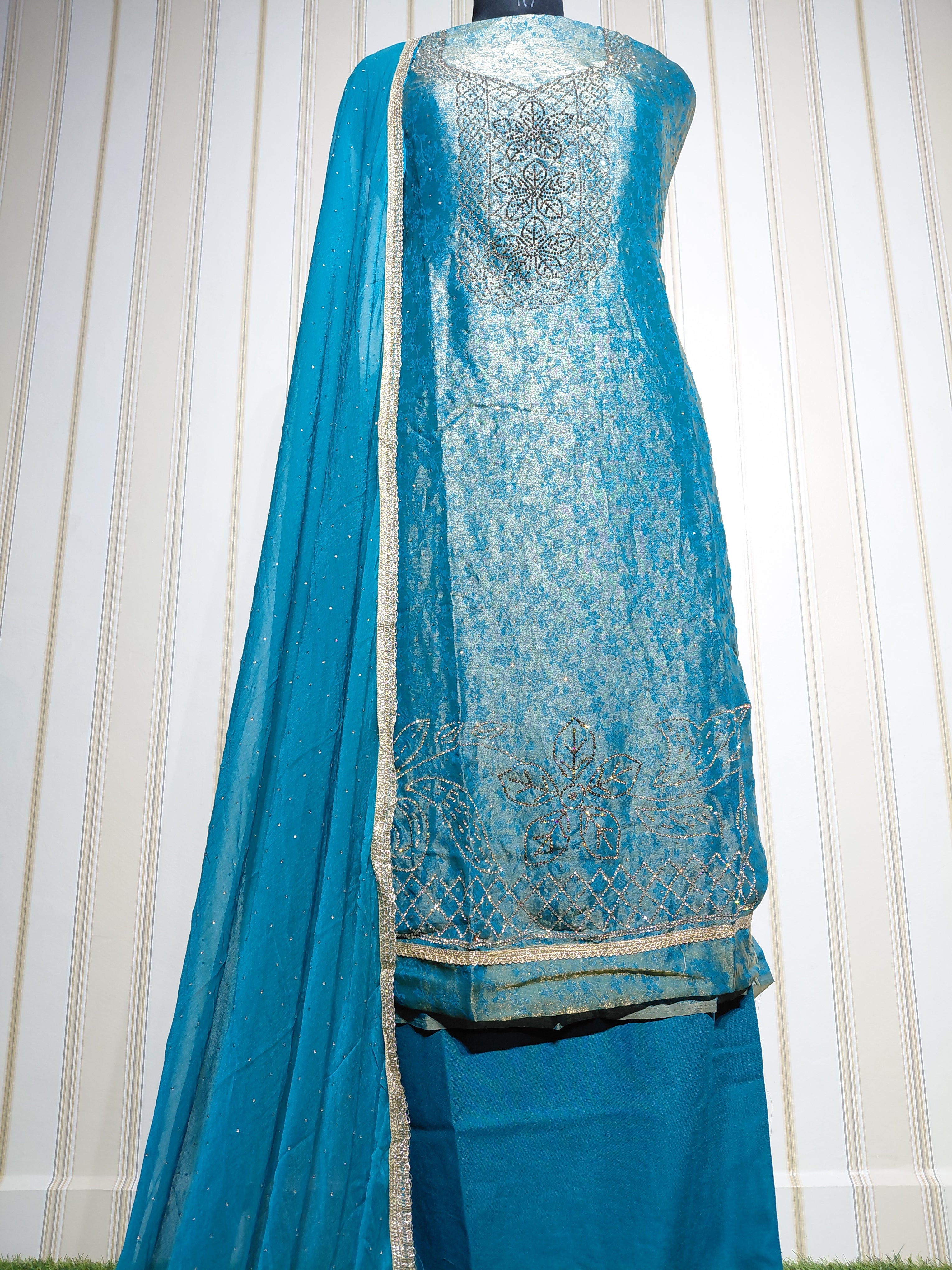 👑 ROYAL PREMIUM NC JACQUARD UNSTITCHED SUIT WITH BEAUTIFUL JARKAN WORK & DESIGNER LOOK