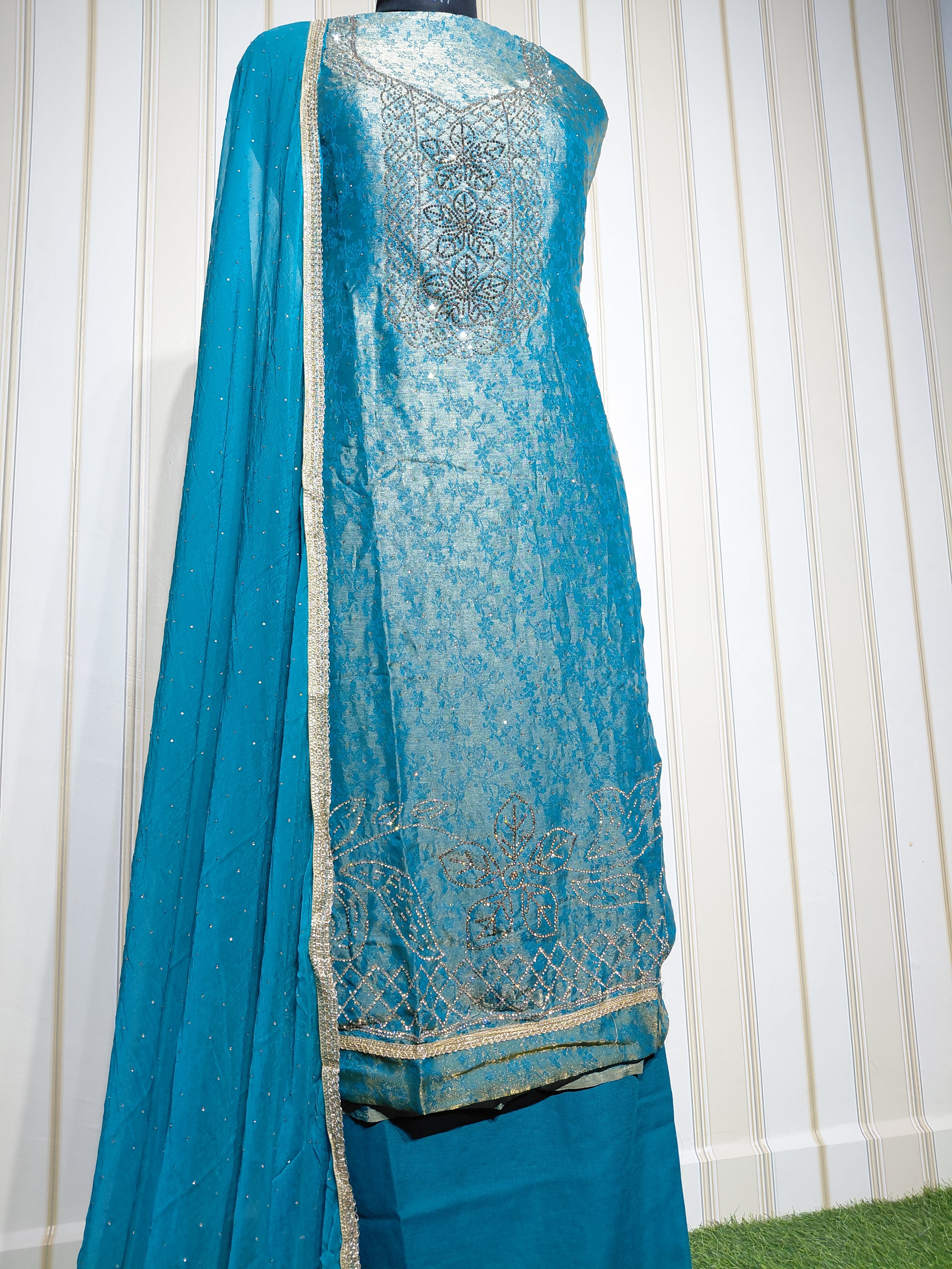👑 ROYAL PREMIUM NC JACQUARD UNSTITCHED SUIT WITH BEAUTIFUL JARKAN WORK & DESIGNER LOOK