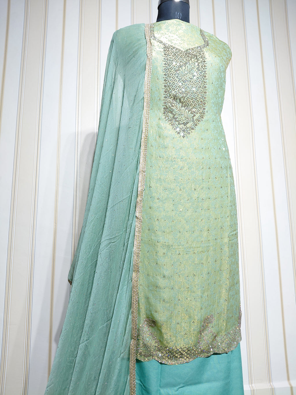 👑 ROYAL PREMIUM NC JACQUARD UNSTITCHED SUIT WITH BEAUTIFUL JARKAN WORK & DESIGNER LOOK