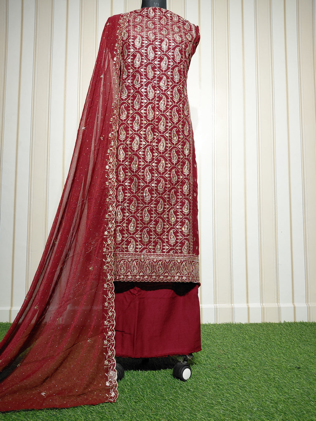 💎 PREMIUM CRUNCHY SILK UNSTITCHED SUIT WITH HEAVY EMBROIDERY WORK & DIAMOND WORK WITH INNER ✨