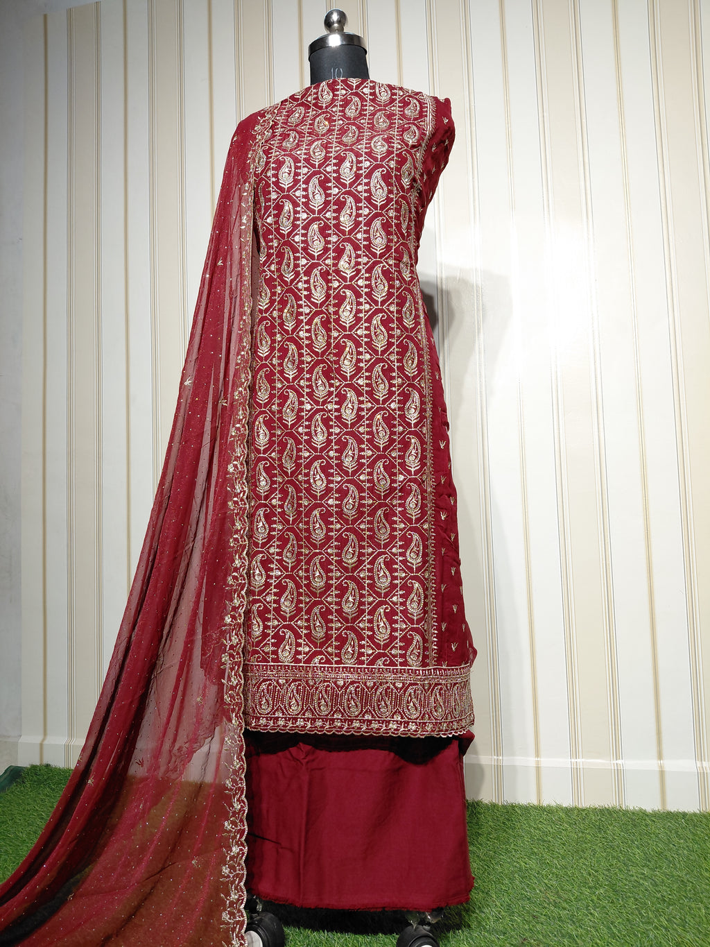 💎 PREMIUM CRUNCHY SILK UNSTITCHED SUIT WITH HEAVY EMBROIDERY WORK & DIAMOND WORK WITH INNER ✨