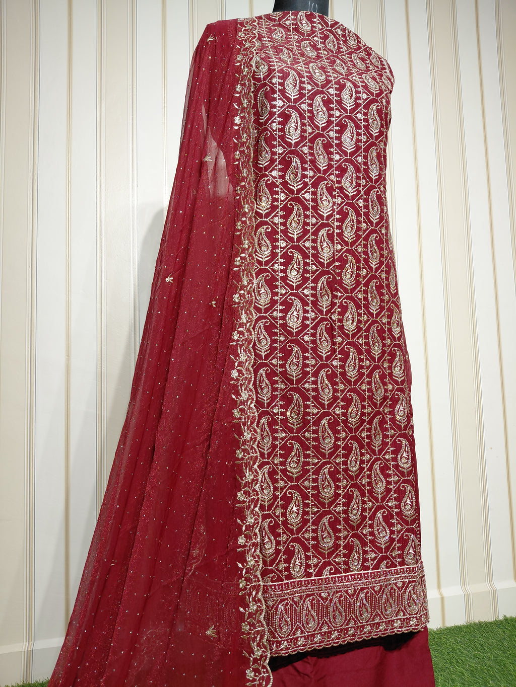 💎 PREMIUM CRUNCHY SILK UNSTITCHED SUIT WITH HEAVY EMBROIDERY WORK & DIAMOND WORK WITH INNER ✨