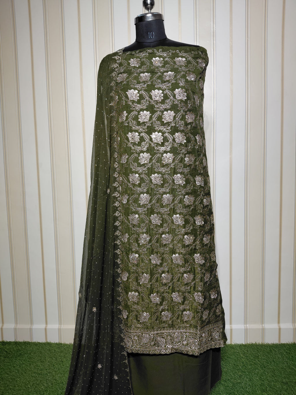 💎 PREMIUM CRUNCHY SILK UNSTITCHED SUIT WITH HEAVY EMBROIDERY WORK & DIAMOND WORK WITH INNER ✨